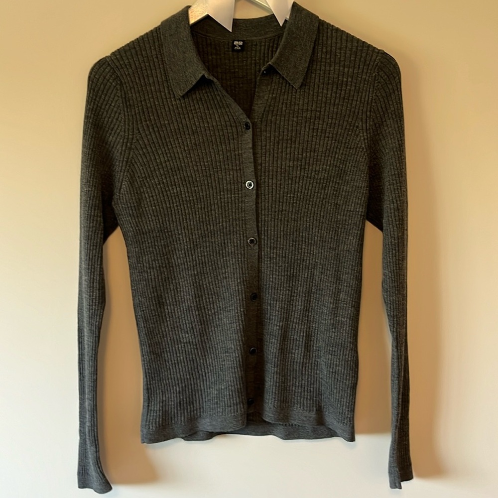 Uniqlo long sleeve button down polo sweater
